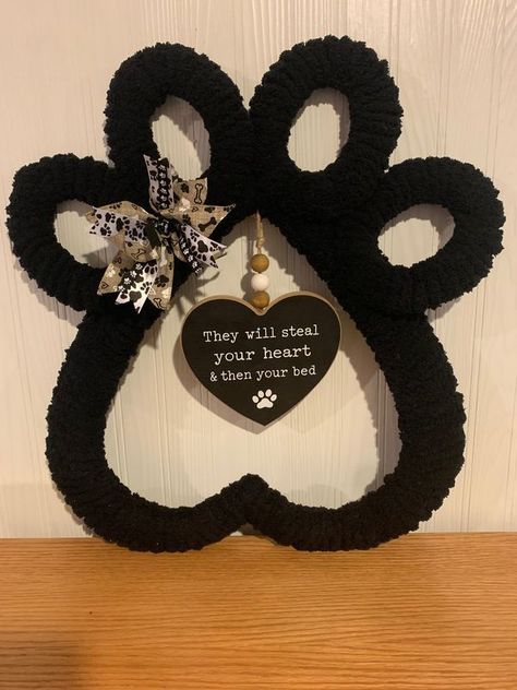 Dollar Tree Crafts & DIY with Instructions! + Freebies! 🥳 | My first paw wreath | Facebook Dog Paw Wreath Diy, Fur Crafts, Dog Paw Wreath, Paw Wreath, Dollar Tree Crafts Diy, Cat Wreath, Easter Spring Wreath, Wreath Project, Grapevine Wreaths