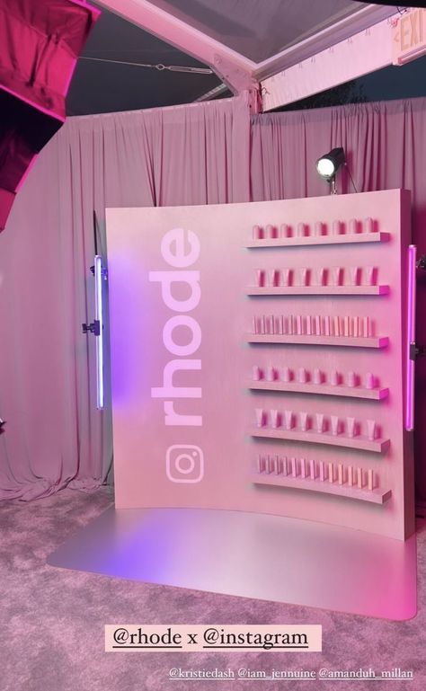 Beauty Launch Event, Kiosk Branding, Brand Activation Ideas, Launch Event Ideas, Business Launch Party, Experiential Marketing Events, Activation Ideas, Cosmetics Display Stand, Event Booth Design