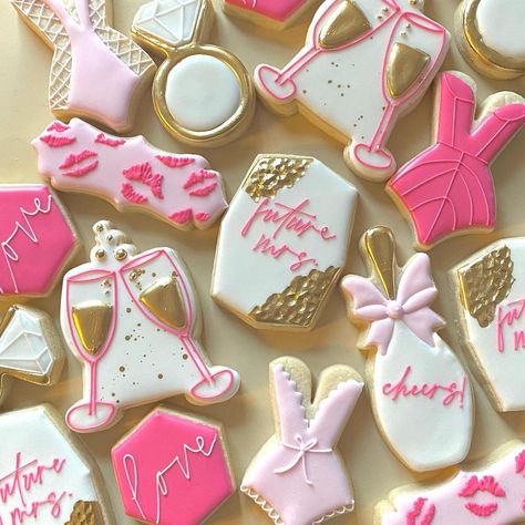 Pink Bachelorette Cookies, Bachelorette Party Cookies, Royal Cookies, Bachelorette Cookies, Pink Bachelorette Party, Pink Bachelorette, All Things Pink, Bridal Shower Inspo, Party Cookies