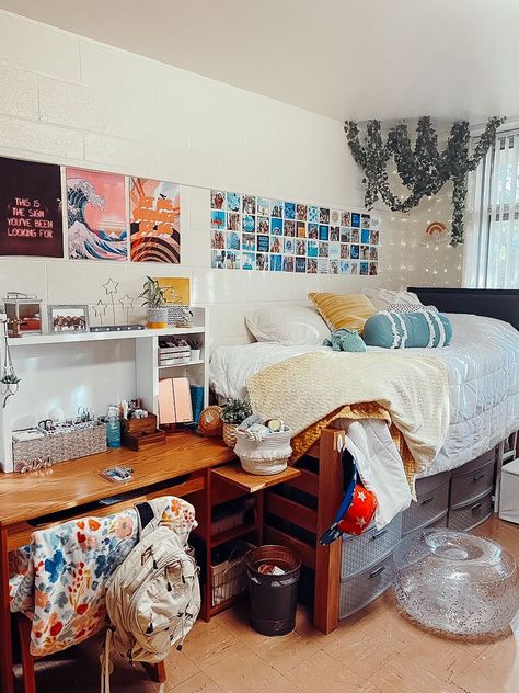 Uf Panhellenic, Uf Dorm, Dorm Room List, Panhellenic Council, Sorority Room, Freshman Dorm, Dorm Room Ideas, Beach Room, Dorm Room Inspiration