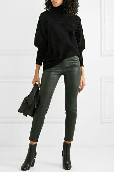 RAG & BONE Army Green Pants Outfit, Leather Pants Outfit Winter, Green Leggings Outfit, Olive Green Pants Outfit, Leather Trousers Outfit, Lederhosen Outfit, Outfits Leggins, Green Pants Outfit, Leggings Outfit Winter