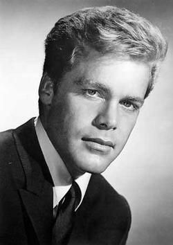 Doug McClure (1935-1995) 60yrs Steve Reeves, George Peppard, Glendale California, Doug Mcclure, Donald Sutherland, Septième Art, Jerry Lewis, The Virginian, Anthony Hopkins