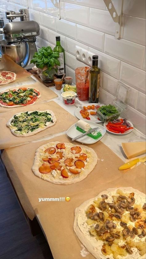 Homemade Pizza Dinner Party, Pizza Dinner Party, Dinner Party Food, Pizza Dinner, Hosting Essentials, Food Pizza, Pizza Night, Food Obsession, Tasmania