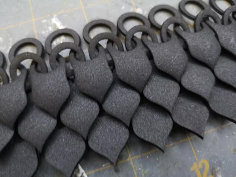 EVA foam scale maile chainmail by BenE - Thingiverse Foam Cosplay, Foam Armor, Cosplay Armor, Cosplay Tutorial, Cosplay Diy, Cosplay Tips, Foam Crafts, Chain Mail, Eva Foam