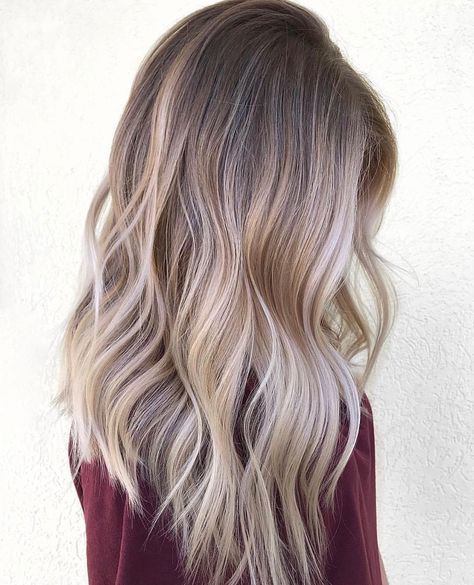 Beautiful ashy balayage with a level 7 root blending into gorgeous platinum, buttery blonde to create the most perfect contrast in color. Balayage On Level 7, Level 7 Ash Blonde, Level 7 Balayage, Level 7 Hair, Level 7 Hair Color, Ashy Balayage, Balayage Hair Morenas, Balayage Hair Ash, Hair Levels