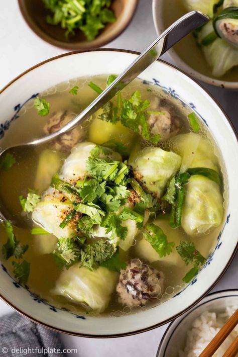 Vietnamese Cabbage Soup, Slow Cooker Red Cabbage, Best Cabbage Recipe, Easy Baked Shrimp, Red Cabbage Recipes, Vietnamese Dishes, Vietnamese Soup, Shrimp Toast, Unstuffed Cabbage