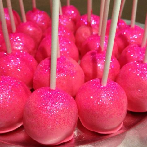 Pink Candy Apples, Perfect Cake Pops, Diy Cake Pops, Pink Cake Pops, Mini Caramel Apples, Barbie Party Decorations, Barbie Theme Party, Barbie Birthday Party, Barbie Theme