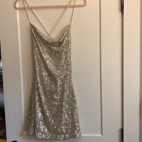 Nwt Gianni Bini Sequin Mini Dress Size 5 (Womens Small). Never Worn! There Were Padded Cups In The Top Of The Dress But I Took Them Out Because They Made A Weird, Unflattering Shape. Otherwise, The Dress Is Brand New :) I Bought It To Wear On My Bachelorette Part But It Was Too Cold! Shimmery Mini Dress, Bachelorette Fits, Sheer Gold Dress, 70s Disco Dress, Blue Stripped Dress, Vegas Dress, Vegas Fashion, Silver Mini Dress, Mini Gold Dress