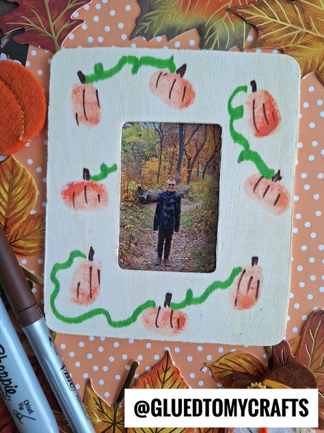 Thumbprint Jack-O-Lantern Pumpkin Frame Excited For Fall, Ghosts And Goblins, Fun Halloween Crafts, Toddler Ideas, Fall Halloween Crafts, Halloween Crafts For Kids, Preschool Fun, Frame Crafts, Dollar Store Crafts