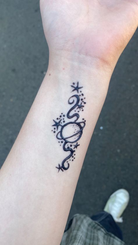 Hanna Tattoo, Small Henna Tattoos, Small Henna Designs, Cute Henna Designs, Cute Henna Tattoos, Henna Style Tattoos, Small Henna, Tato Jari, Henna Drawings