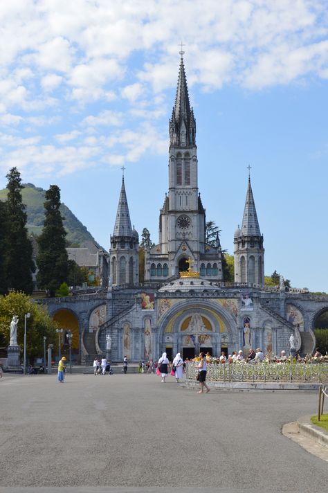 Lourdes, France - Sept '14 #beentheredonethat Lourdes France, France Trip, Paris Aesthetic, Art And Architecture, Barcelona Cathedral, Stuff To Do, Jesus, Paris, France