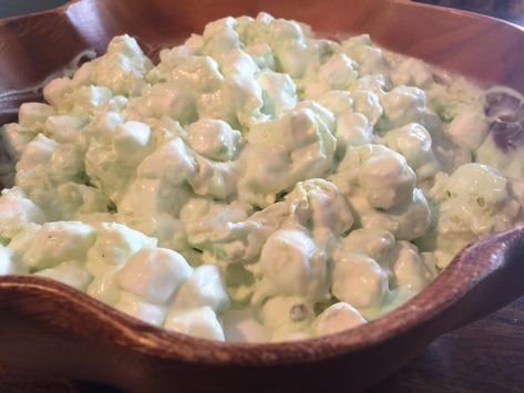 Watergate Salad Recipe, Pistachio Pudding Salad, Pudding Salad, Marshmallow Salad, Watergate Salad, Pistachio Pudding, Recipes With Marshmallows, Main Dish Salads, Salad Dessert