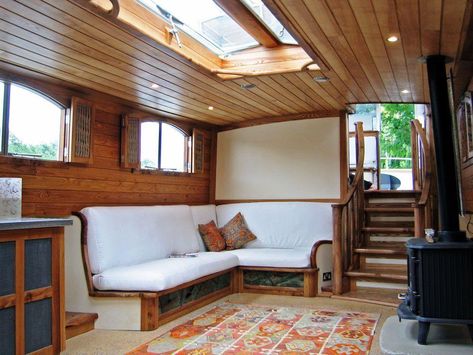 dutch barge with curved staircase Barge Interior, Canal Boat Interior, Narrowboat Interiors, Boat Interior Design, Boat House Interior, Boat Interiors, Dutch Barge, State Room, Wooden Boat Plans