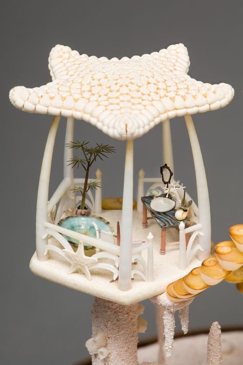 Miniature Mermaid, Art Coquillage, Palm Plant, Miniature Houses, Seashell Crafts, Miniature House, Shell Art, Shell Crafts, Fairy Houses