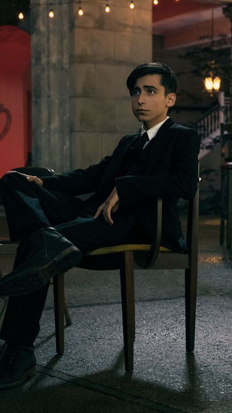 Aidan Gallagher, A Man, Umbrella, Books Wattpad, Wattpad, Books