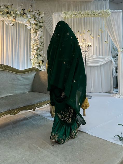 Somali Beauty, Nikah Decor, Speed Dial, Modest Bridal, Intimate Ceremony, Gettin Hitched, Bride Clothes, Wedding Goals, Women Outfits