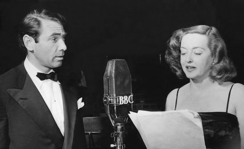 Bette Davis and Gary Merrill Gary Merrill, Bette Davis, Married Couple, Celebrity Couples, Old Hollywood, Movie Stars, Bbc, Perfect Pair, Hollywood