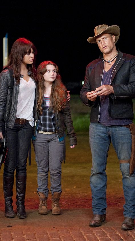 Zombie Land Movie, Zombieland Costume, Tallahassee Zombieland, Emma Stone Zombieland, Zombieland Movie, Zombieland Double Tap, Glenn Y Maggie, Woody Harrelson, Zombie Land