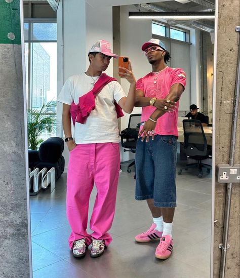 Black Men Aesthetic, Pink Shoes Outfit, Outfits Bonitos, Mens Fits, Pink Streetwear, Ootd Streetwear, Aesthetic Men, Streetwear Outfit Ideas, Men Aesthetic