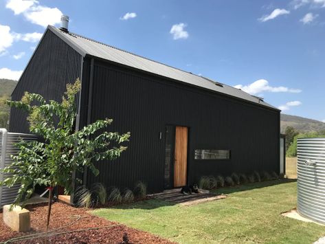 The Black Shed - Luxury Vineyard Escape Mudgee - Cottages for Rent in Milroy, New South Wales, Australia Black Shed, Shed Home, Black Barn, House Shed, Modern Barn House, Barns Sheds, New South Wales Australia, Shed Homes, House Beds