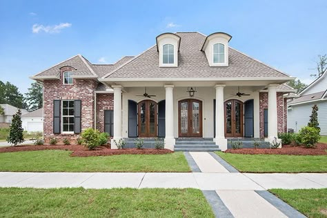 Acadiana Style Homes Louisiana, Acadian Style Homes Exterior, Homes With Front Porches, French Acadian Style Homes, Acadian Style Homes, Acadian House Plans, Louisiana Homes, Southern House, French Country House Plans