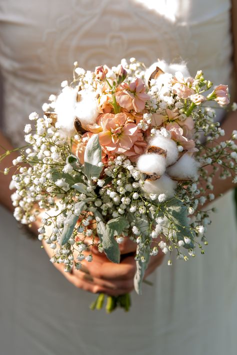 Rustic Cotton and Baby's Breath Bridesmaid Bouquets Reception Table Linens, Country Bridesmaid, Bohemian Wedding Bouquet, Babies Breath, Wedding Themes Fall, Bridesmaid Bouquets, Rustic Wedding Centerpieces, Fall Wedding Bouquets, Ideas For Wedding