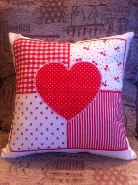 Valentine Pillows, Diy Pom Pom Rug, Patchwork Cushions, Creative Pillows, Cushion Embroidery, Heart Cushion, Valentines Pillows, Patchwork Heart, Sewing Machine Basics