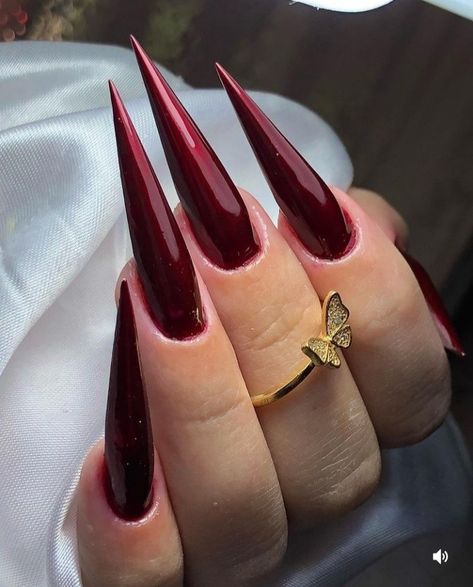 Red Stiletto Nails, Red And Gold Nails, Sharp Nails, Punk Nails, Red Acrylic Nails, Edgy Nails, Swarovski Nails, Colored Acrylic Nails, Acrylic Nails Coffin Pink