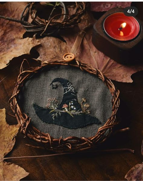 Halloween Embroidery, Cute Embroidery, Diy Crafts To Do, Sewing Embroidery Designs, Hand Embroidery Art, Hand Embroidery Stitches, Embroidery Craft, Stitching Art, Hand Embroidery Patterns