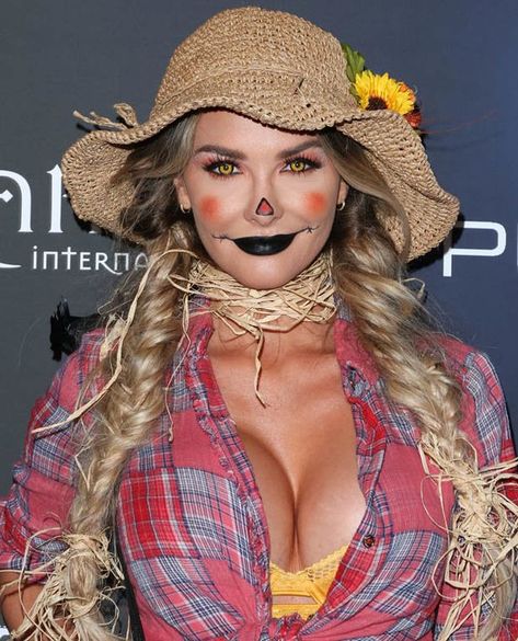 Insta vixen's cleavage BURSTS out non-existent Halloween costume - Daily Star Scarecrow Costume Women, Scarecrow Outfit, Scarecrow Party, Scarecrow Costumes, Scarecrow Outfits, Farmer Costume, Aubrey O'day, Emily Sears, Scarecrow Costume