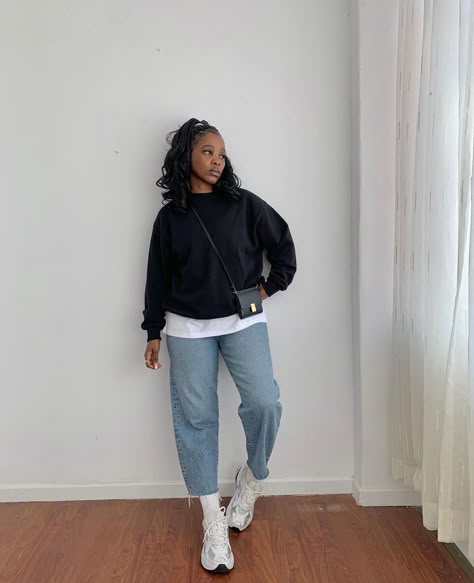 Tomboy Girly Outfits Style, Mid Size Comfy Outfits, Midsize Tomboy Fashion, Midsize Casual Work Outfits, Tomboy Work Outfit, Winter Outfit 2024, Sporty Office Outfit, Lounge Outfit Aesthetic, Midsize Outfits Work