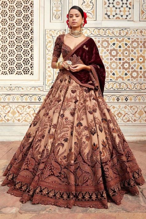 Presenting you latest Bridal Lehengas.From designer bridal lehengas to unique bridal lehengas, we have got variety of lehengas #weddingbazaar#indianwedding #bridallehengacollection #bridallehengared #bridallehengadesigner #bridallehengaindian #bridallehengapink #bridallehengalatest #bridallehengamaroon #bridallehengaunique #bridallehengagolden #bridallehengawhite #bridallehengaorange #bridallehengayellow #bridallehengasimple #bridallehengapastel #bridallehengagreen #bridallehengablue #lehenga Payal Keyal, Latest Bridal Lehenga Designs, Red Bridal Dress, Bridal Lehenga Designs, Latest Bridal Lehenga, Indian Outfits Lehenga, Wedding Lehenga Designs, Indian Bride Outfits, Bridal Lehenga Collection