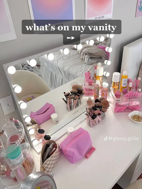 Cute Vanity Ideas, Dorm Vanity, Trendy Vanity, Preppy Vanity, Vanity Inspo, Dream Vanity, Room Organization Bedroom, Beachy Room, Luxury Room Bedroom