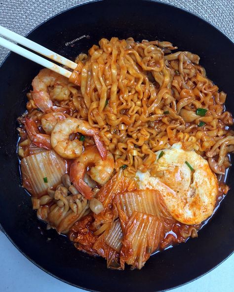 Samyang Noodles, Kimchi Noodles, Spicy Noodles, Noodle Recipes, Healthy Meal Prep, Sweet And Spicy, Kimchi, I Love Food, Cute Food