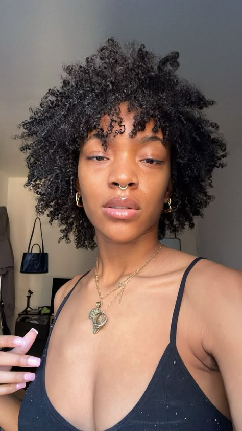 Short 4b Curly Hair, Curly Short Hair Black Women, Short 4a Hair, Braidouts On Natural Hair, Short Type 4 Hair, Short 4b Hair, 4c Curls, Short Curly Afro, Brown Hairstyles