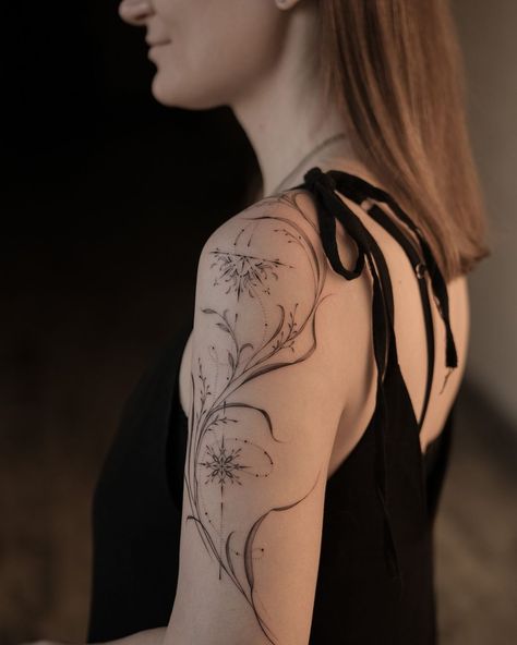 Tattoo artist | Yana Laguta | Amsterdam >> Paris >> Zürich — soon ❤️ Email me for booking… | Instagram Delicate Raven Tattoo, Raven Tattoo Feminine, Fan Tattoo, Raven Tattoo, Memorial Tattoos, Dope Tattoos, Little Tattoos, Tattoo Artist, Tattoo Artists