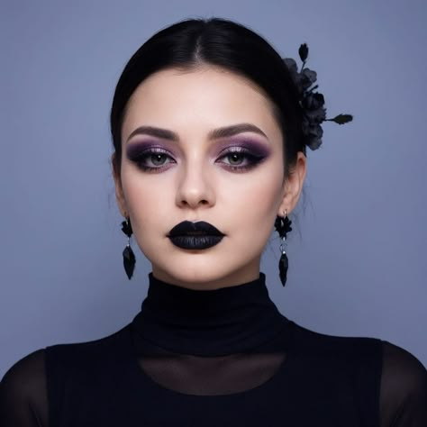 Gothic Smokey Eye Makeup, Cool Black Makeup, Dark Makeup Wedding, Goth Glamour Makeup, Villain Eye Makeup, Elegant Witch Makeup, 80s Aesthetic Goth, Gothic Princess Makeup, Cute Witchy Makeup