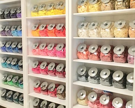 BlushBalloonParty - Etsy Balloon Shop Ideas, Balloon Storage Organization Ideas, Balloon Business Storage Ideas, Store Balloon Display, How To Organize Balloons Storage, Balloon Boutique Store, Ballon Store Design, Balloon Bar Store, Balloon Storage Ideas