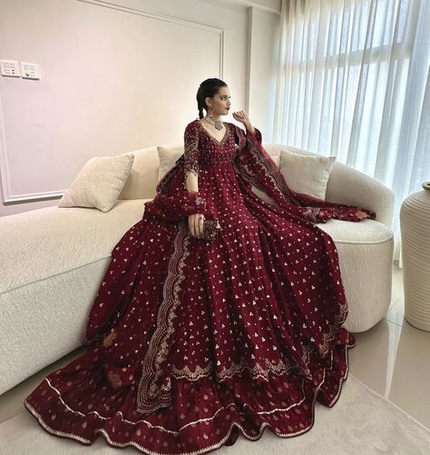 Barat Outfit, Barat Dress For Bride, All Red Bridal Lehenga, Bridal Red Lehenga, Desi Wedding Red Dress, Baraat Dress Pakistani Bridal Wear, Red Nikkah Dress, Desi Wedding Dresses Red, Red Lehenga Pakistani