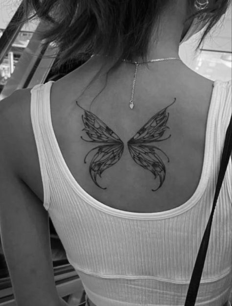 Mid Upper Back Tattoo, Big Butterfly Back Tattoo, Butterfly Wing Tattoo, Feminist Tattoo, Artsy Tattoos, Butterfly Back Tattoo, Chic Tattoo, Back Piece Tattoo, Black Rose Tattoos