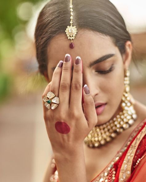 Kundan Rings Fingers, Polki Finger Ring, Kundan Rings, Polki Rings, Kundan Ring, Street Mode, Large Rings, Kundan Jewelry, Anita Dongre