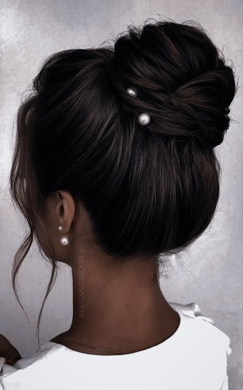 Bridesmaid Updo, Wedding Hair Up, Bridal Hair Updo, Elegant Wedding Hair, Up Dos For Medium Hair, Trendy Hairstyle, Prom Hairstyles For Long Hair, Bun Hairstyle, Updos For Medium Length Hair