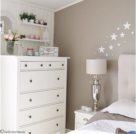 How To Style Tall Chest Of Drawers Bedroom, Tall Dresser Organization, Tall Dressers Bedroom, Tall Narrow Dresser Small Spaces, Tall Dressers For Small Bedrooms, Tall Chest Of Drawers Bedroom Styling, Dresser Set Up Ideas, White Dresser Tall, Tall Chest Of Drawers Decor