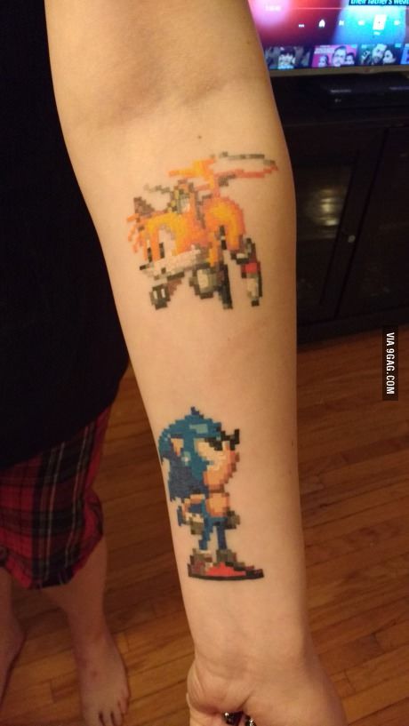 Sonic & Tails 16-Bit tattoo! Pixel Art Tattoo, Hedgehog Tattoo, Pixel Tattoo, Video Game Tattoos, Tattoo Toronto, Pikachu Tattoo, Nerdy Tattoos, Gamer Tattoos, Video Game Tattoo