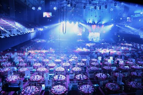 BRIT Nominations Ceremony - spot Genie's table Grammy Award Aesthetic, Brit Awards Aesthetic, Music Awards Aesthetic, Brits Awards, Taylor Swift Brits Award 2021, Brit Awards, Film Set, Film, Concert