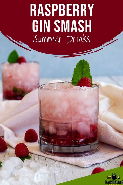 This Raspberry Gin Smash is a super tasty drink for a nice Spring or Summer day. A homemade classic cocktail that is refreshing, tasty, and has a fruity mint flavor. Easy to make and a deliciously wonderful drink. Gin Smash Recipe, Gin Smash, Backyard Party Food, Easy Drinks To Make, Julep Recipe, Raspberry Gin, Cocktail Recipe Book, Pantry Recipes, Refreshing Summer Cocktails