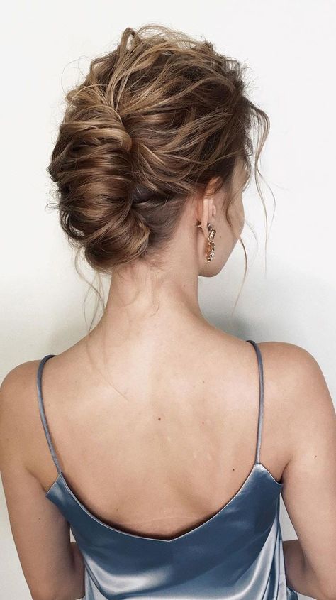 Gorgeous & Super-Chic Hairstyle That’s Breathtaking - Fabmood | Wedding Colors, Wedding Themes, Wedding color palettes Wedding Updos For Short Hair, Updos For Short Hair, Wedding Updos, Updo Hairstyle, Hairstyles Updo, Low Bun, Updo Hairstyles, Bridal Updo, Short Hair