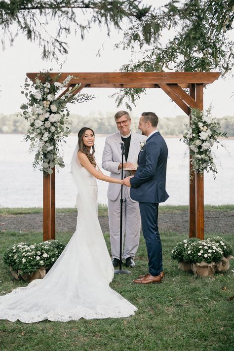 Rectangle Wedding Arch Flowers, Wedding Flower Arbor Ideas, Wedding Ceremony Pergola Decor, Wooden Arbor Wedding Flowers, Wedding Ceremony Arbours, Wooden Square Arch Wedding, Wedding Arches Flowers, Wedding Pergola Decorations Outdoor, Alter Arch Flowers