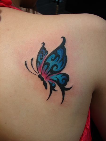 Blue Butterfly on Back Tattoo Tattoo Papillon, A Butterfly Tattoo, Butterfly Tattoos Images, Butterfly Back Tattoo, Chic Tattoo, Small Butterfly Tattoo, Butterfly Tattoos For Women, Tattoo Ideas Female, Butterfly Tattoo Designs