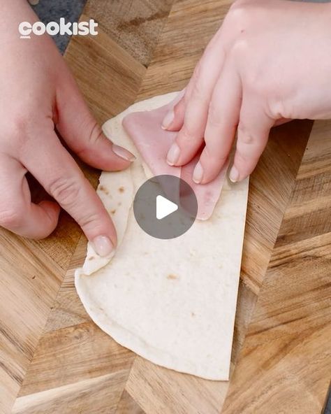 Cookist Wow on Instagram: "It’s amazing what you can do with a simple #tortilla 😍 Here are 3 super simple recipes that will astonish your guests ✨ Make them for the appetizer or as a snack, the result will blow your mind!  👉Piadina cups with guacamole 👉Tortilla basket 👉Easy tortilla pockets   For the full written methods, go to www.cookist.com and write the names in the search bar 👍  Now tell us, do you know any other ideas with tortillas? 😋👇  #cookistwow #cookistrecipe #recipes #easyrecipe #delicious #yummy #easy #foodlover #foodblog #tortilla #hacks" Stuffed Tortilla Recipe, Recipes With Wraps Tortillas, Tortilla Snacks Easy, Tortilla Cups Appetizers, Tortilla Ideas Snacks, Tortilla Party Food, Tortilla Pockets Ideas, Tortilla Pocket Recipes, Spinach Tortilla Wraps Recipe